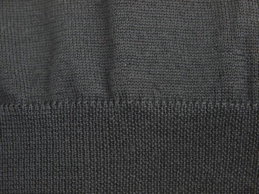 SUZUKI Original SZ03 Super Extra Fine Merino High Neck Sweater